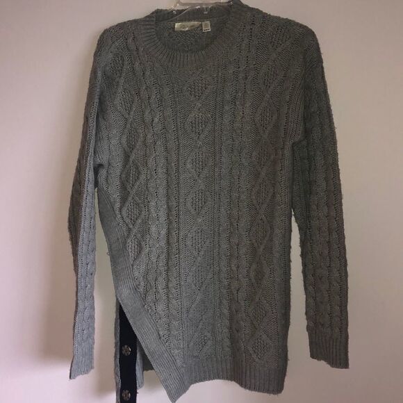 R and D style sweater - Picture 1 of 7